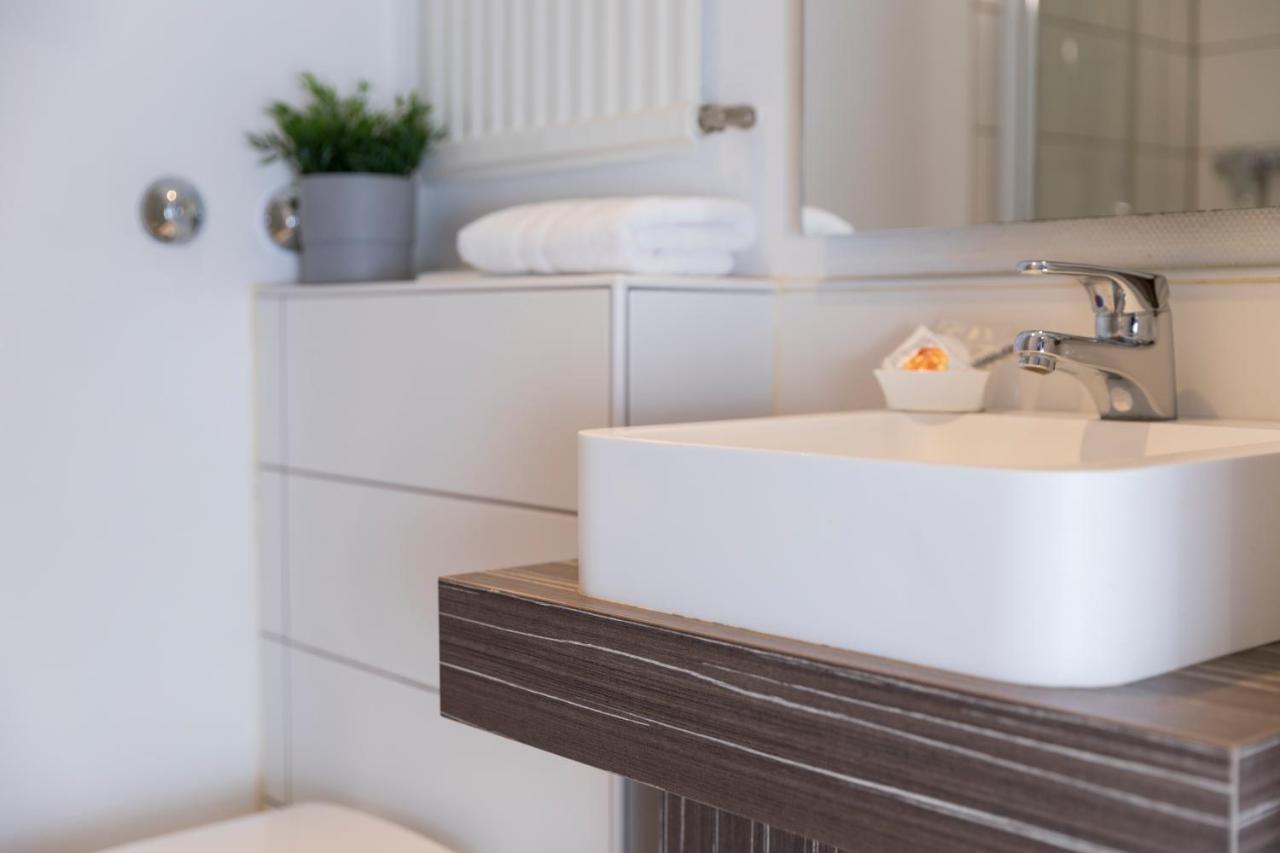 Hotel Zeppelin - Das Original Friedrichshafen Ngoại thất bức ảnh