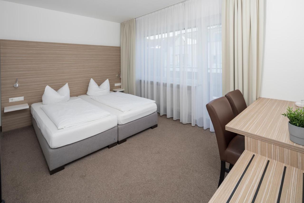 Hotel Zeppelin - Das Original Friedrichshafen Ngoại thất bức ảnh