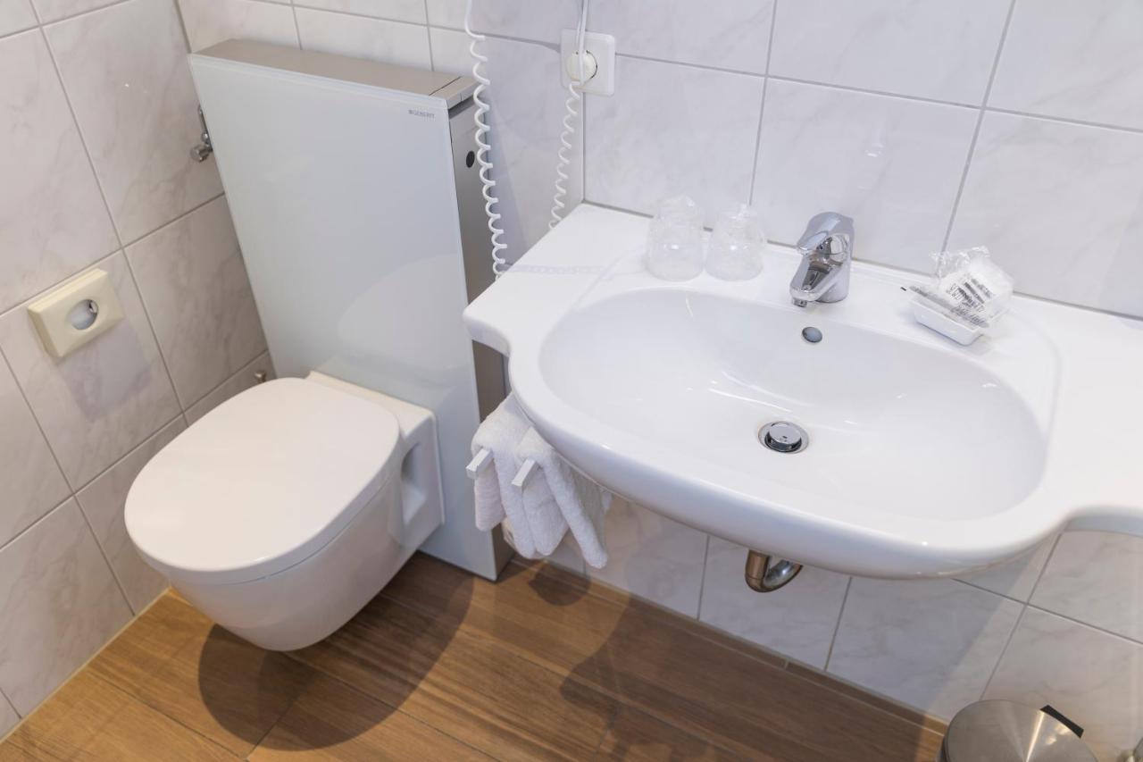 Hotel Zeppelin - Das Original Friedrichshafen Ngoại thất bức ảnh