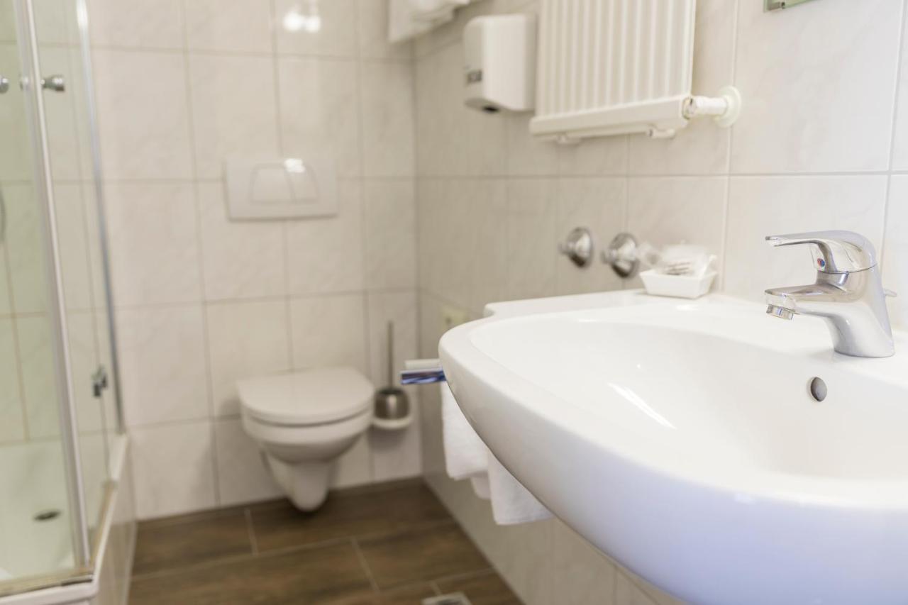 Hotel Zeppelin - Das Original Friedrichshafen Ngoại thất bức ảnh