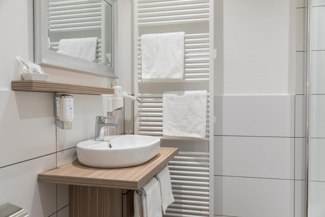 Hotel Zeppelin - Das Original Friedrichshafen Ngoại thất bức ảnh