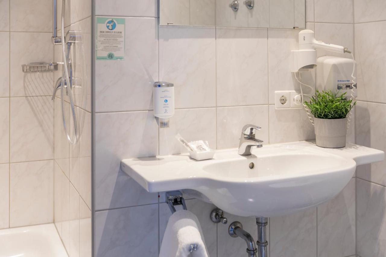 Hotel Zeppelin - Das Original Friedrichshafen Ngoại thất bức ảnh