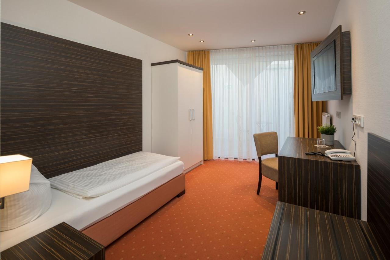 Hotel Zeppelin - Das Original Friedrichshafen Ngoại thất bức ảnh