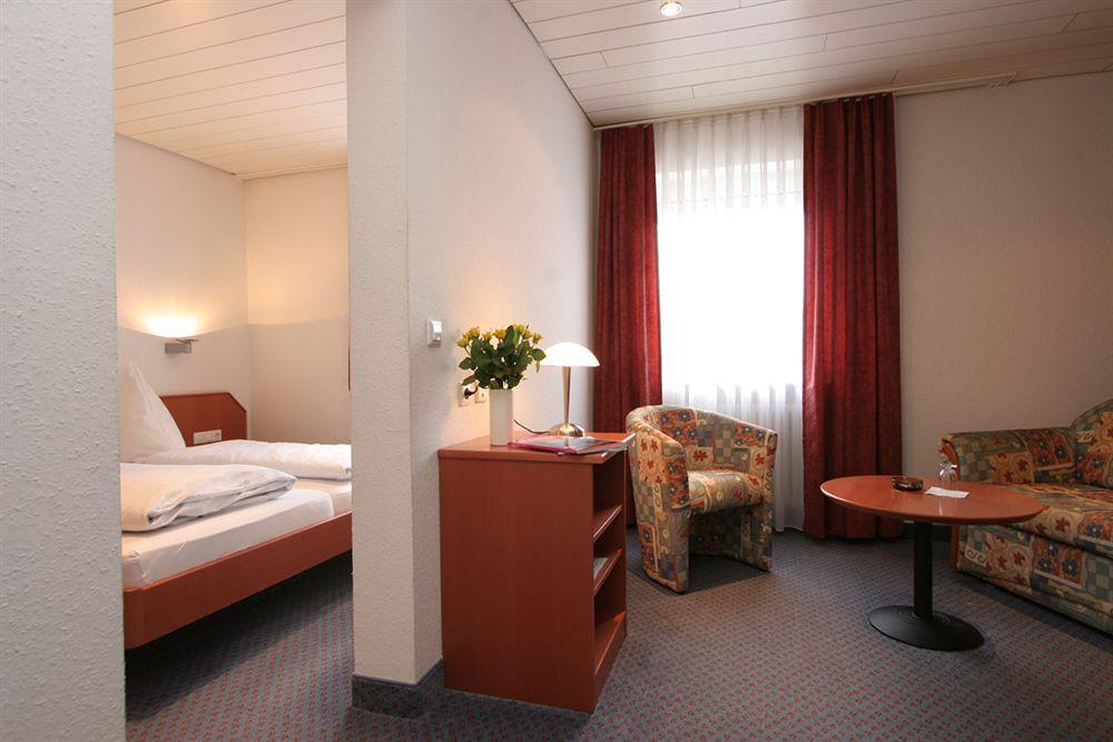 Hotel Zeppelin - Das Original Friedrichshafen Phòng bức ảnh
